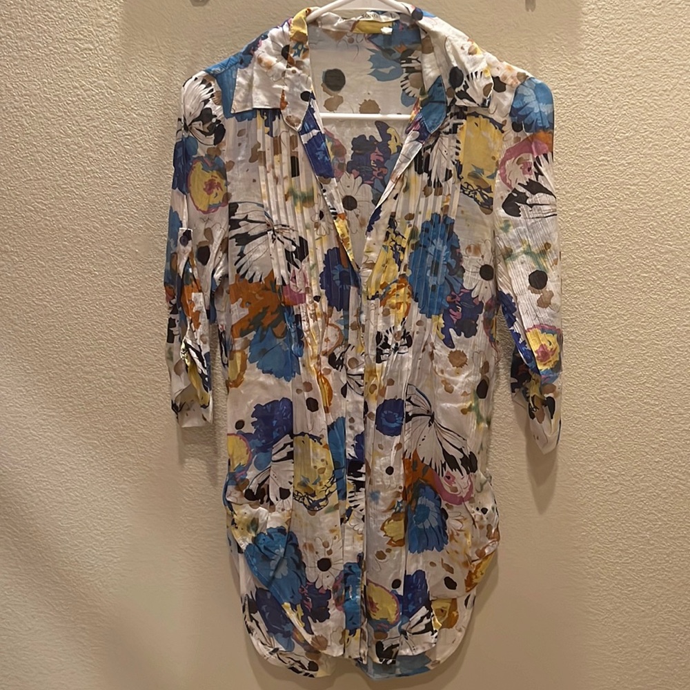 Super Cute Large Blue/White Flowery Blouse